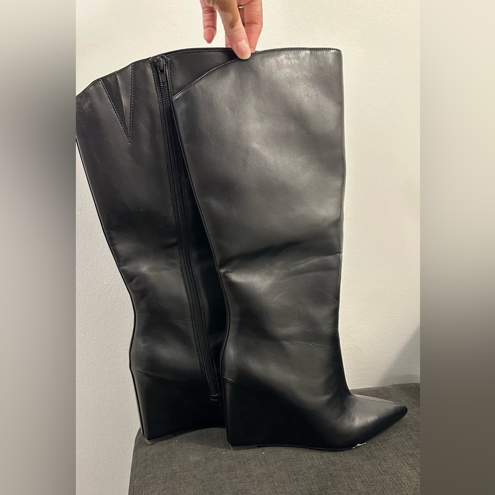 Black pointy toe wedged boots